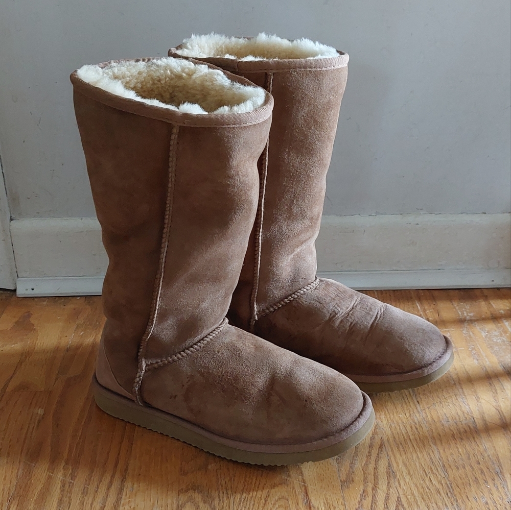 Cozy Brown Sheepskin-Lined Boots - Size 8